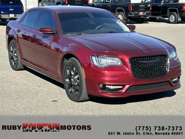 2022 - Chrysler - 300 - $27,995