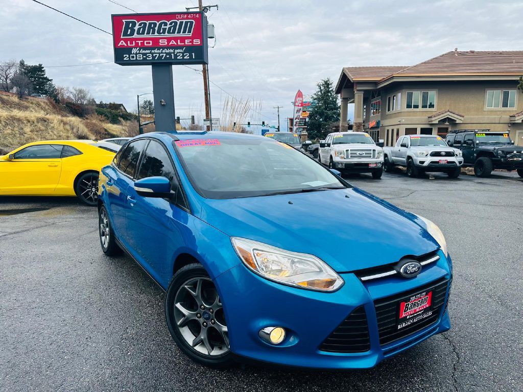 2013 - FORD - FOCUS - $6,495