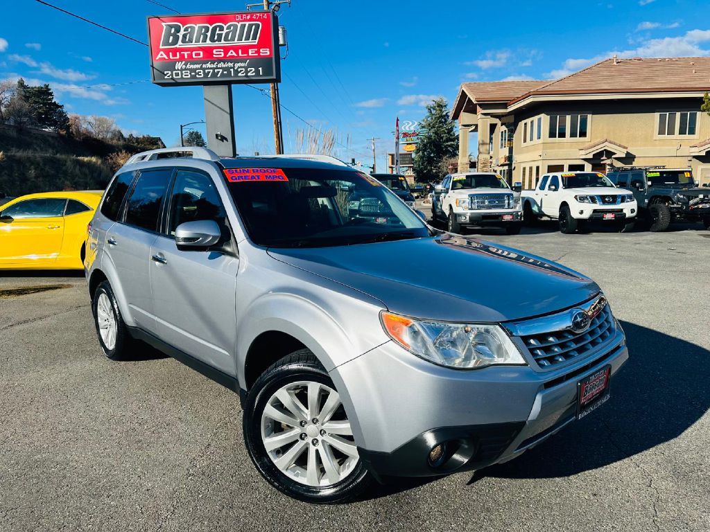 2013 - SUBARU - FORESTER - $13,995