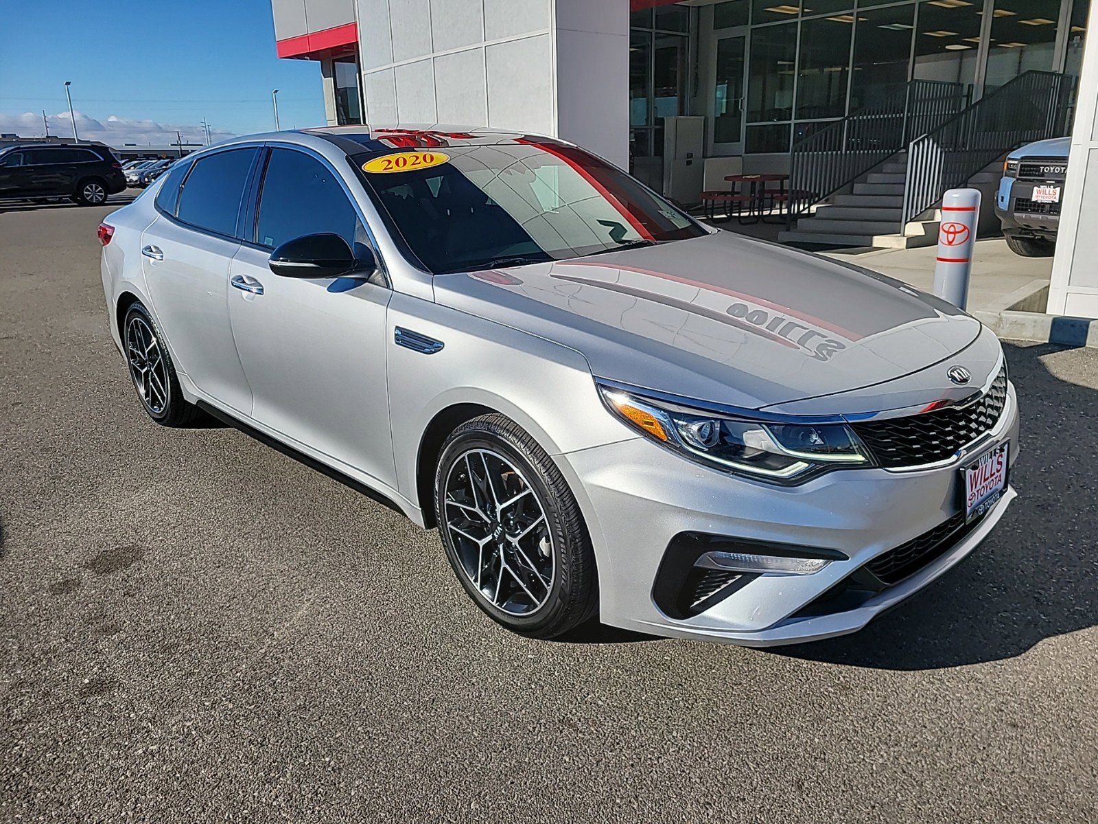 2020 - Kia - Optima - $18,999