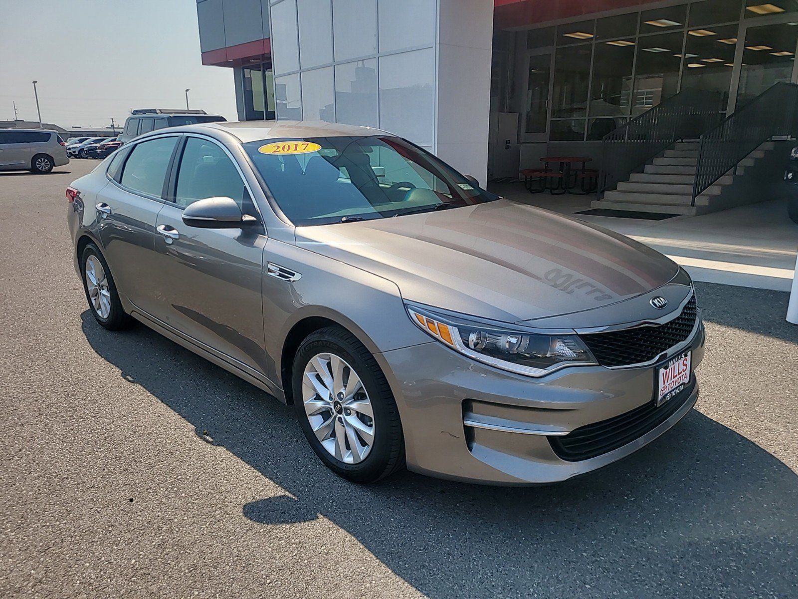 2017 - Kia - Optima - $12,188