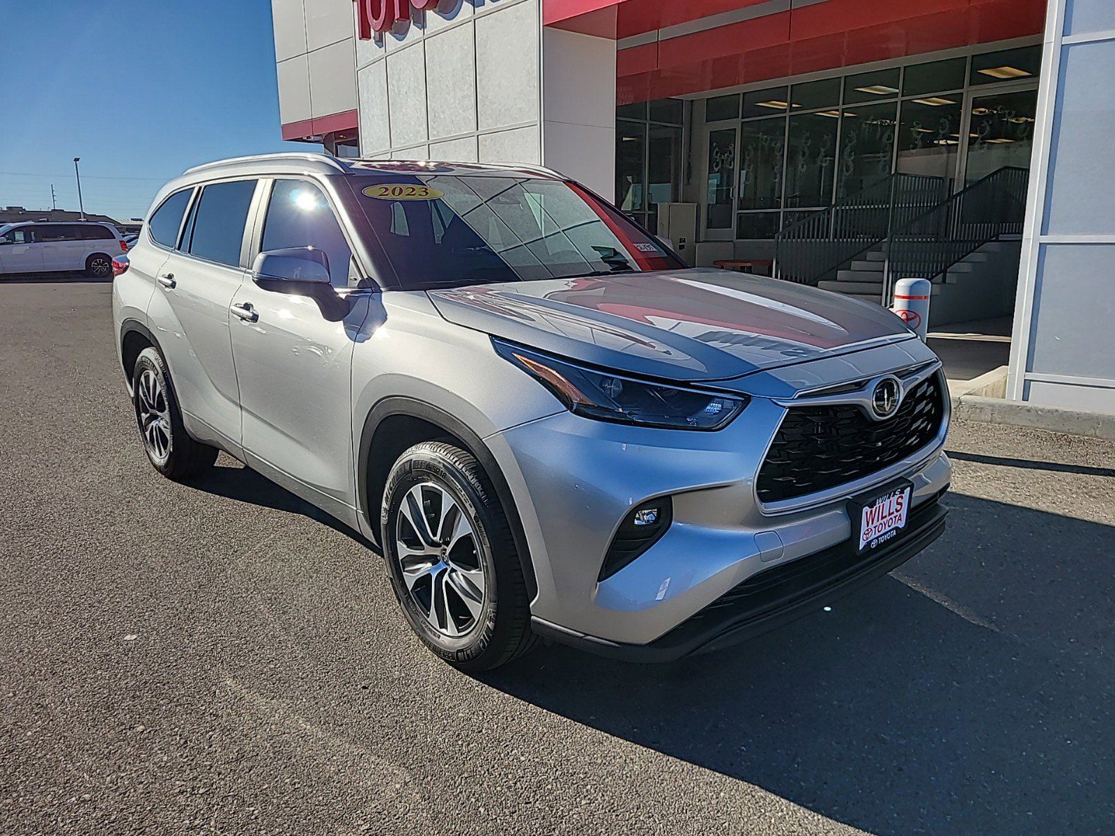 2023 - Toyota - Highlander - $39,999