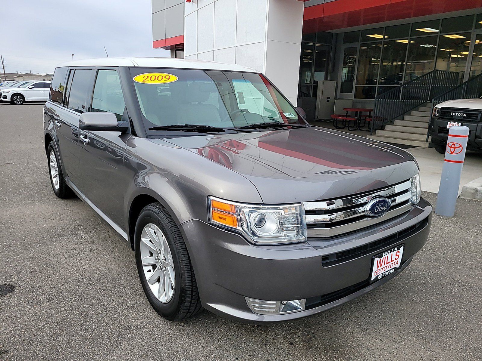 2009 - Ford - Flex - $9,999