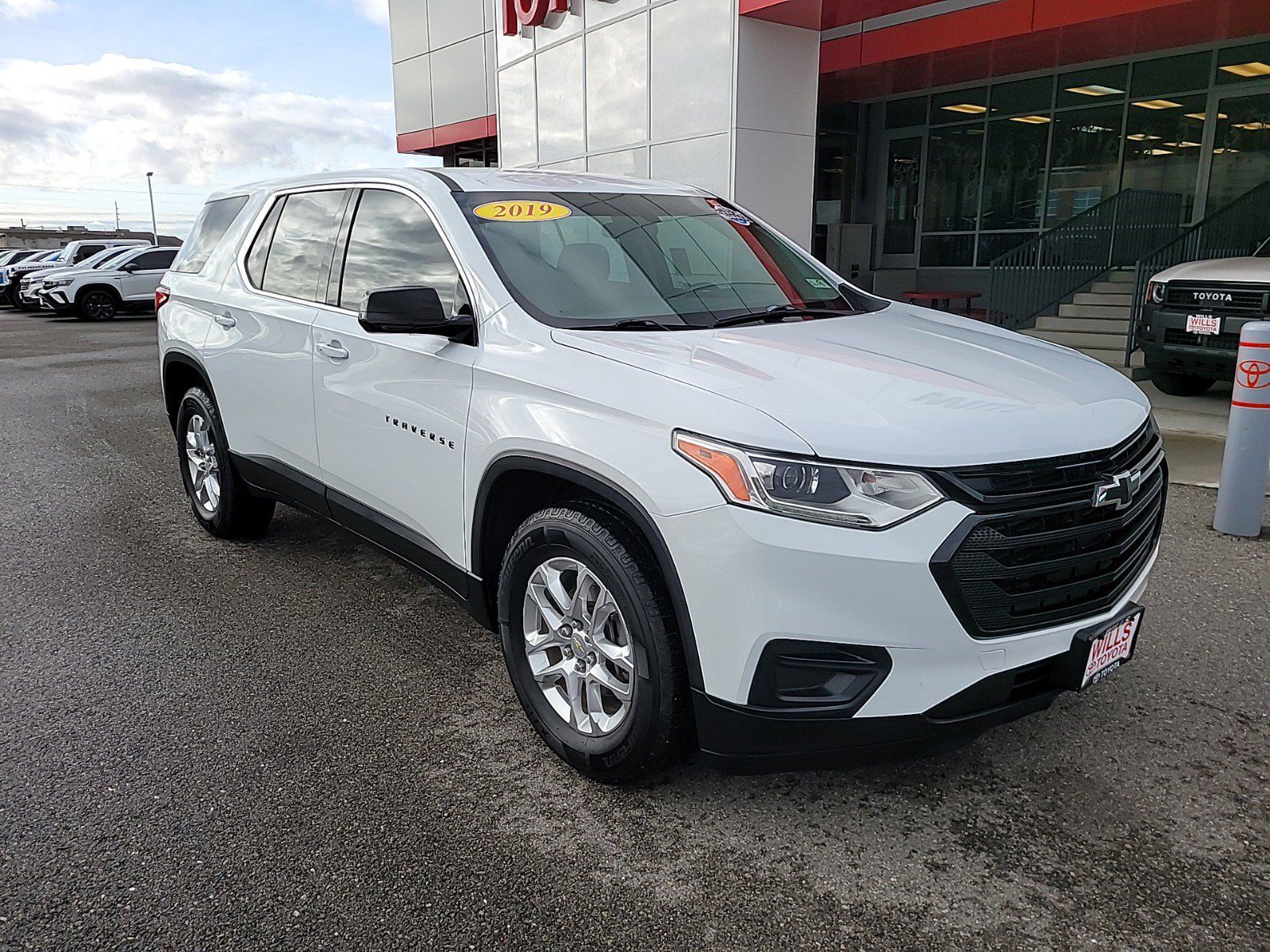 2019 - Chevrolet - Traverse - $18,999