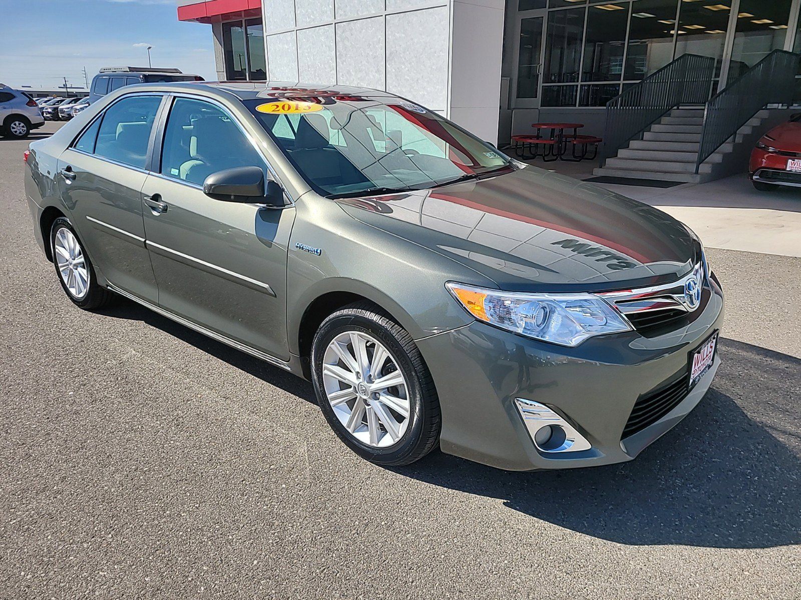 2013 - Toyota - Camry Hybrid - $11,999