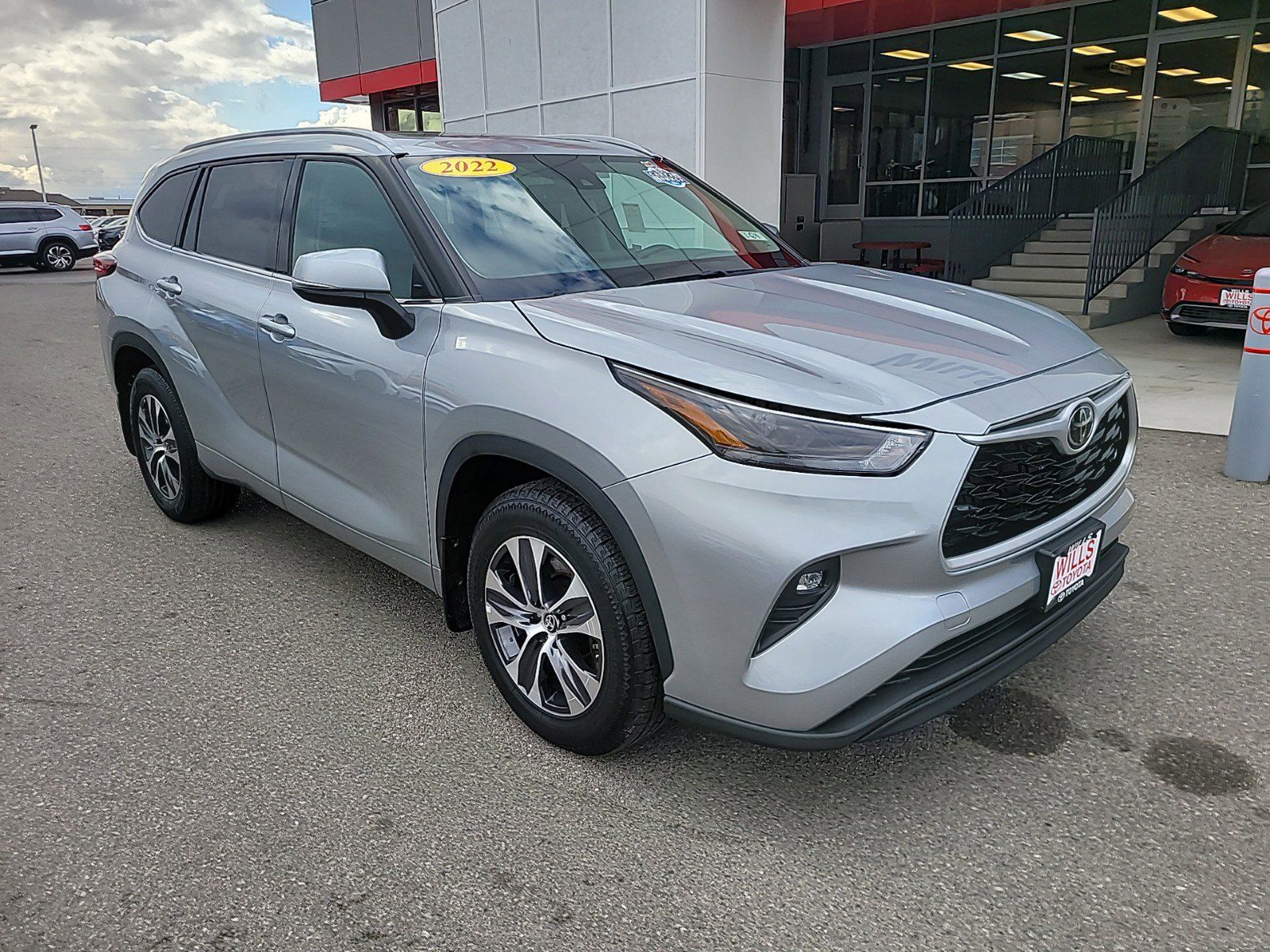 2022 - Toyota - Highlander - $37,999