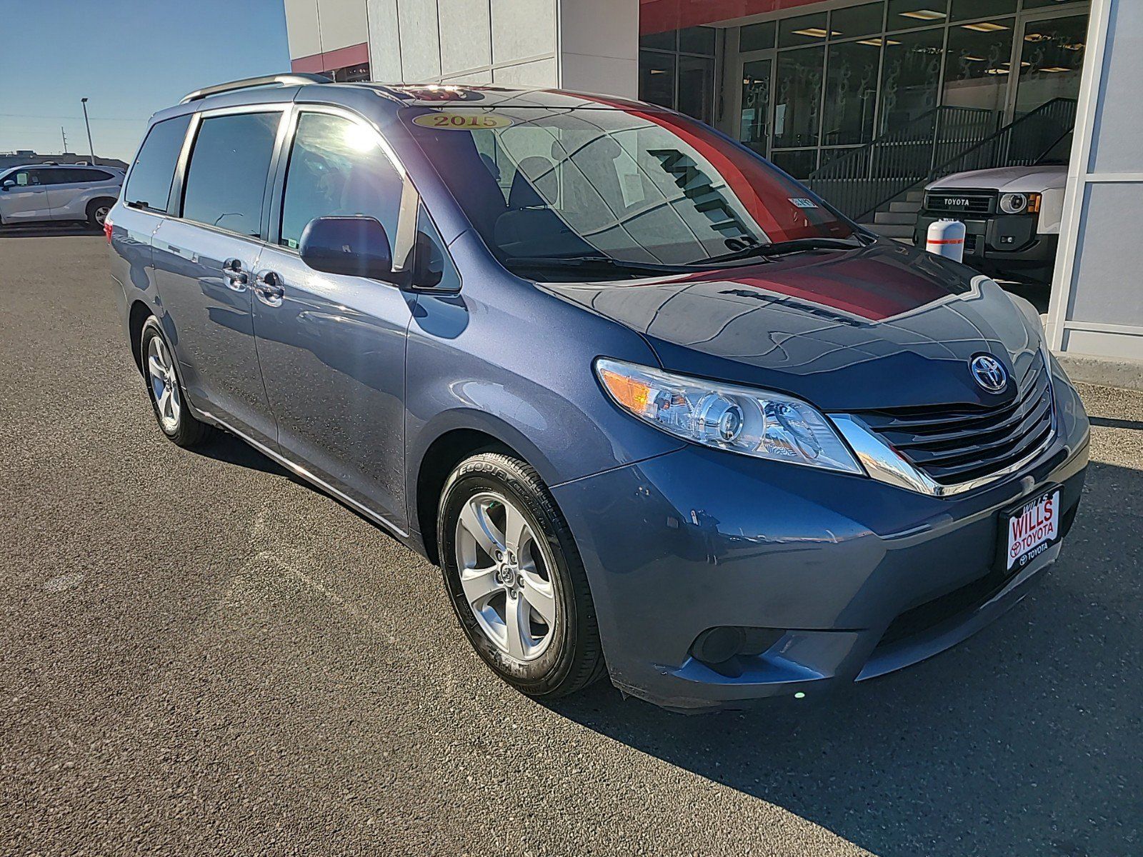 2015 - Toyota - Sienna - $14,597