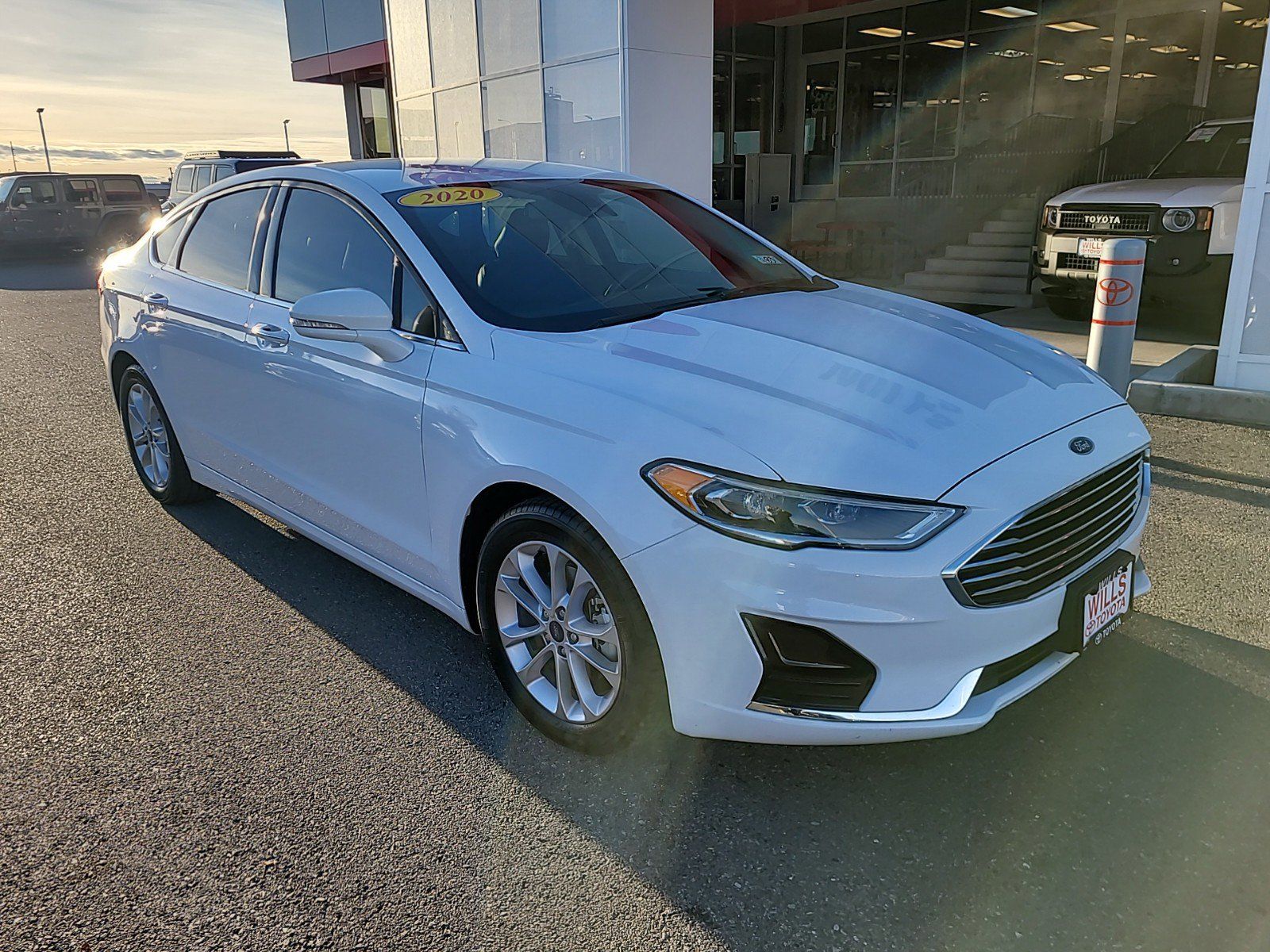 2020 - Ford - Fusion Hybrid - $20,995