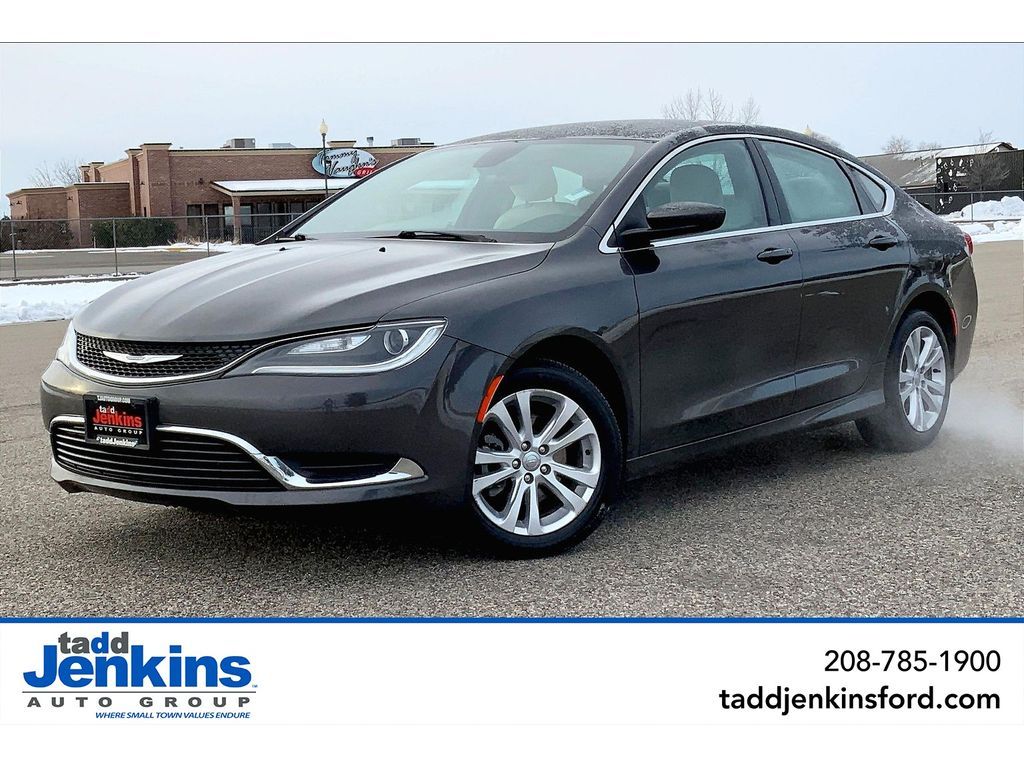 2016 - Chrysler - 200 - $14,995