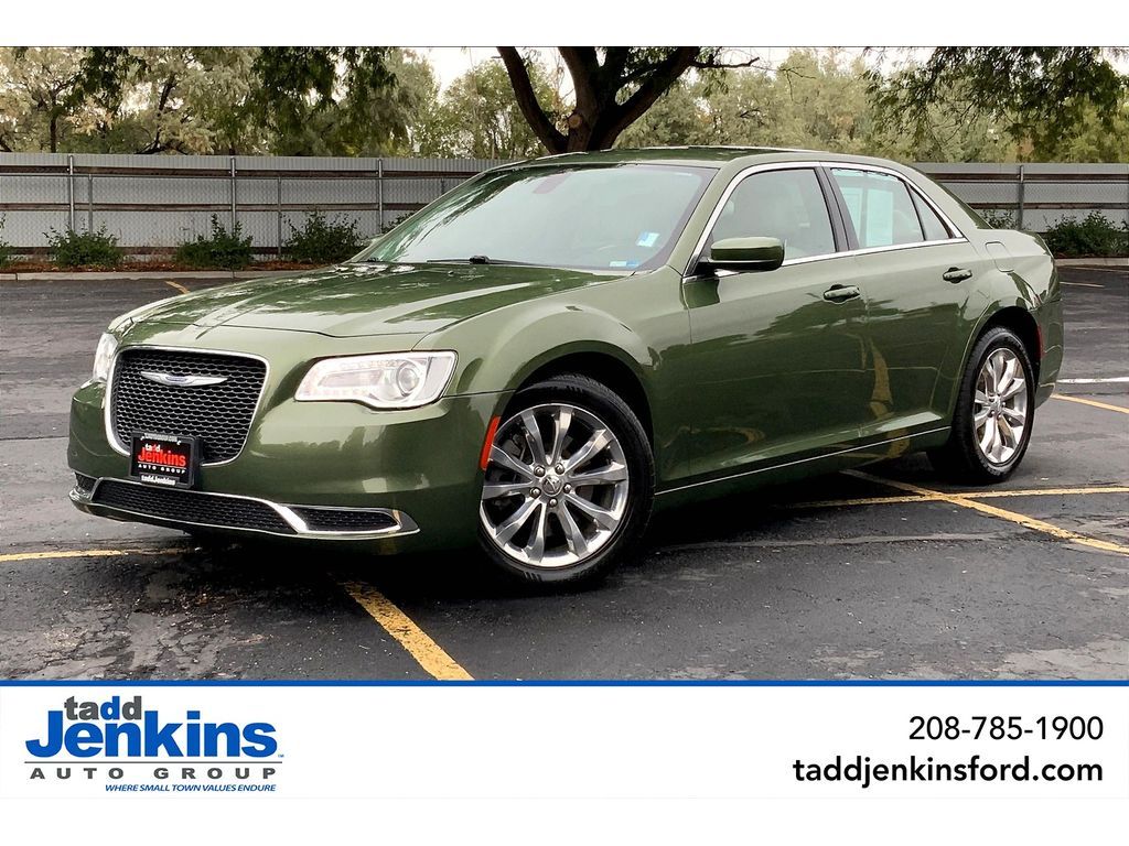 2018 - Chrysler - 300 - $18,495