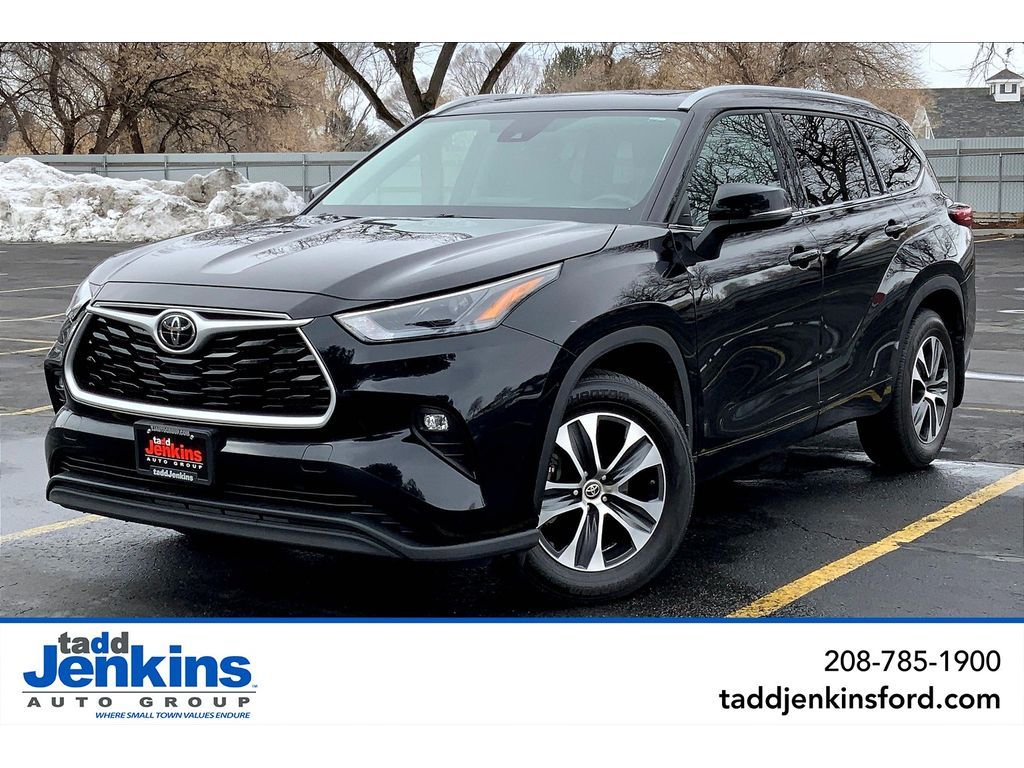 2022 - Toyota - Highlander - $35,995