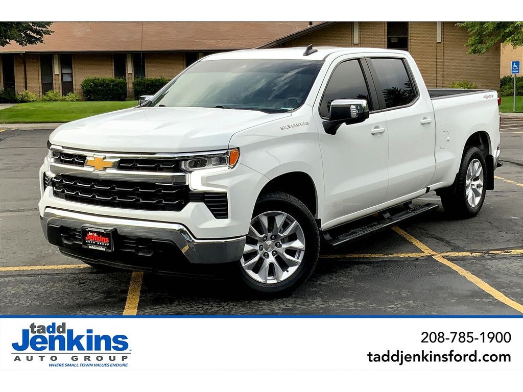 2022 - Chevrolet - Silverado - $40,495