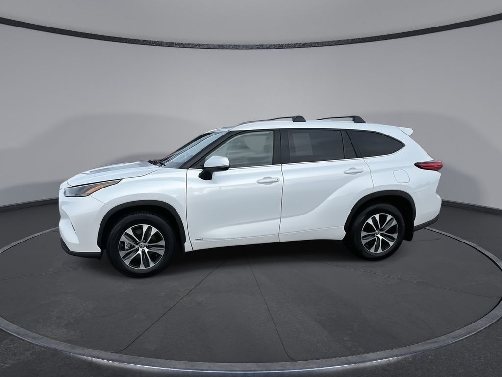 2022 - Toyota - Highlander Hybrid - $38,050