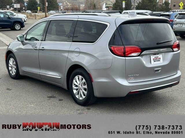 cdn-ds_com-stock-2018-Chrysler-Pacifica-Touring-L-Elko-NV-seo-ECL8846-2C4RC1BG4JR211675-szi99176-ed40c2a7567b111280ca55bd3e10153c_jpg