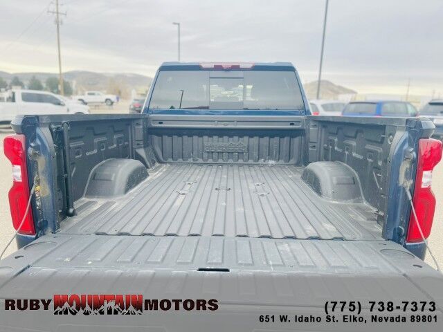 cdn-ds_com-stock-2023-Chevrolet-Silverado-3500HD-High-Country-Elko-NV-seo-ECL8846-2GC4YVEY8P1702376-szi68612-fa6fbec2c7562fb374c2a02d819212e9_jpg