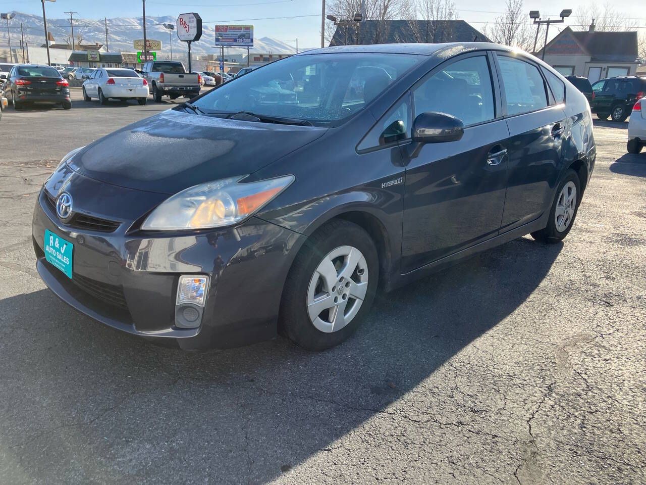 cdn05_carsforsale_com-124ddbd14f3fbcdd35b2a2af1eb1573c-1280_960-2011-toyota-prius-three-4dr-hatchback_jpg